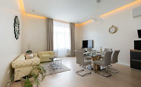 Grand Designer Dream Home In The Center W 3Br/3Bath